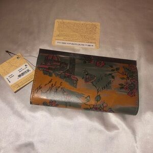 Patricia Nash Cauchy Leather Wallet Beautiful Girl Print NWT & Registration Card